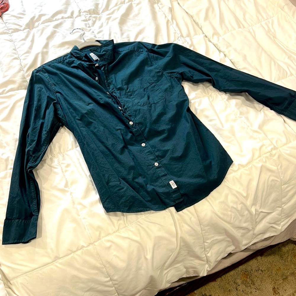 American Eagle blueish green button shirt
